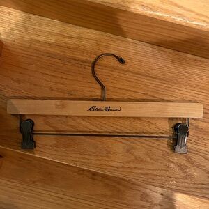 Eddie Bauer Collectible Metal Clip Pants Skirts Hanger in Brown and Natural Wood